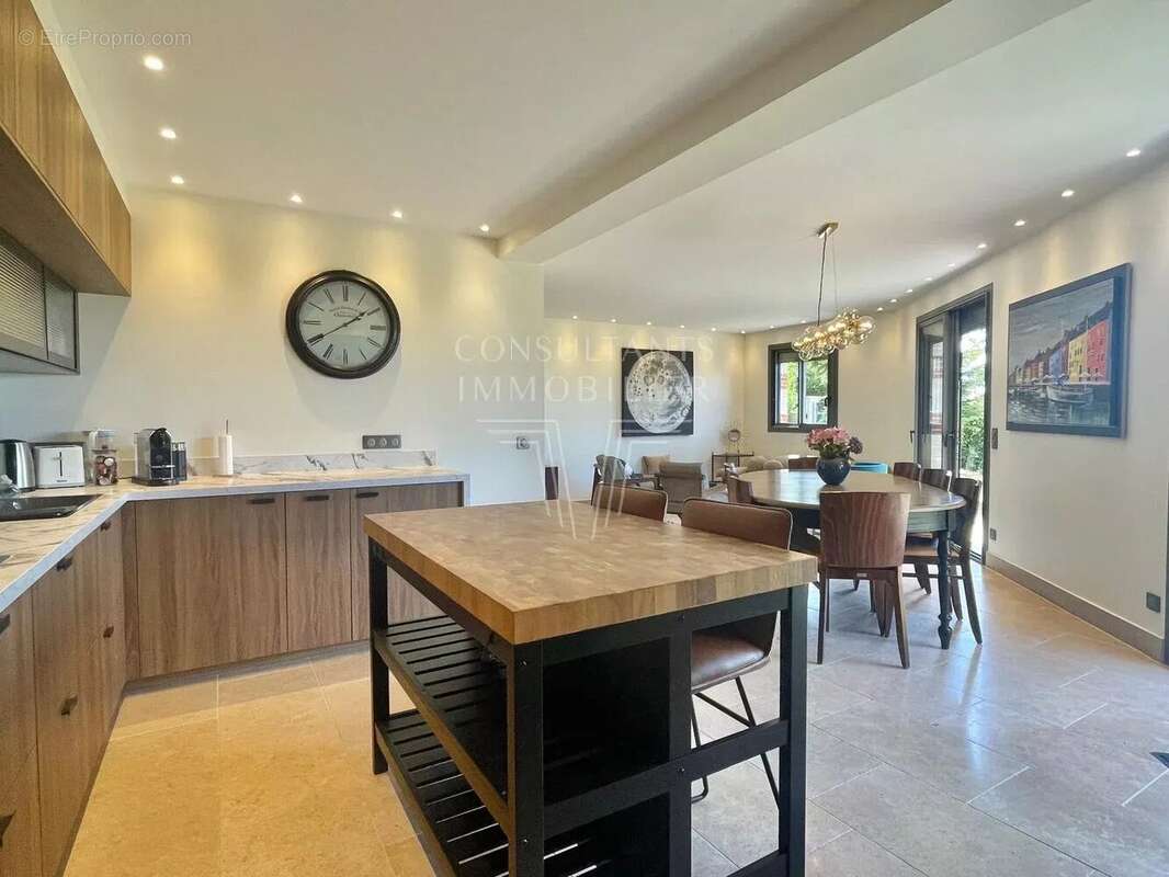 Trouville sur mer residentiel. maison 5 chambres jardin et garage. - photo 11