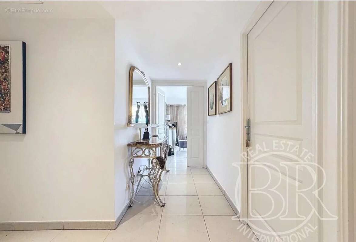 Appartement à ROQUEBRUNE-CAP-MARTIN