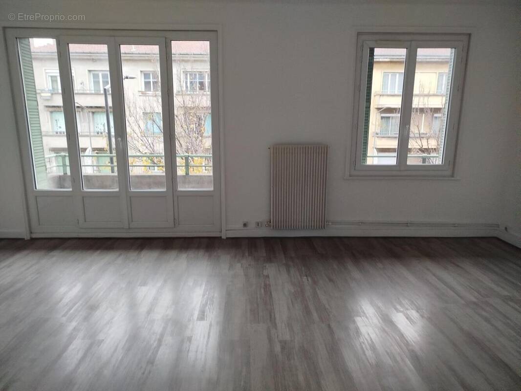   - Appartement à GIVORS