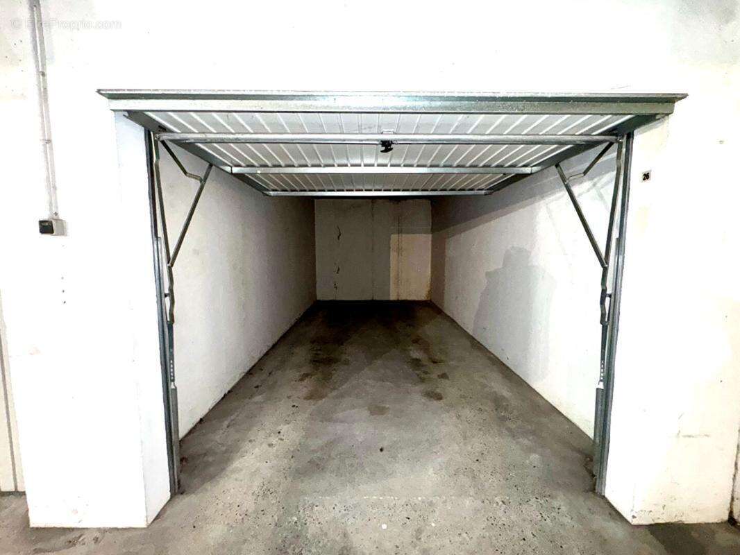 Parking à VILLERS-COTTERETS
