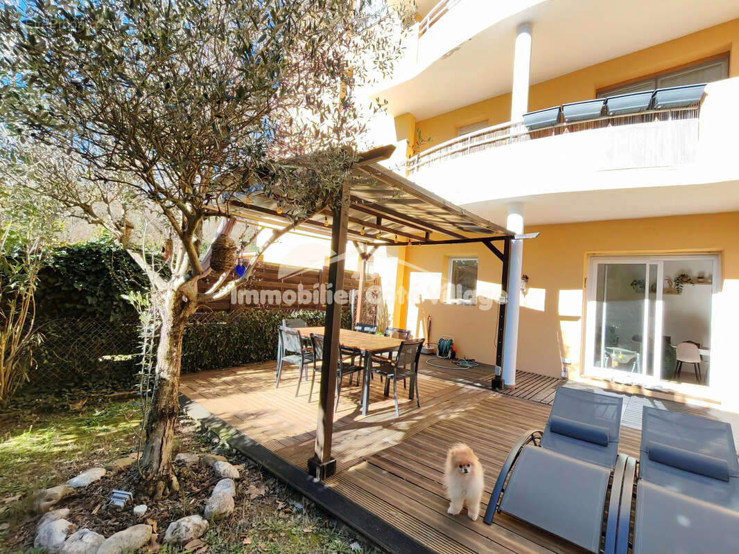 Appartement à PEILLE