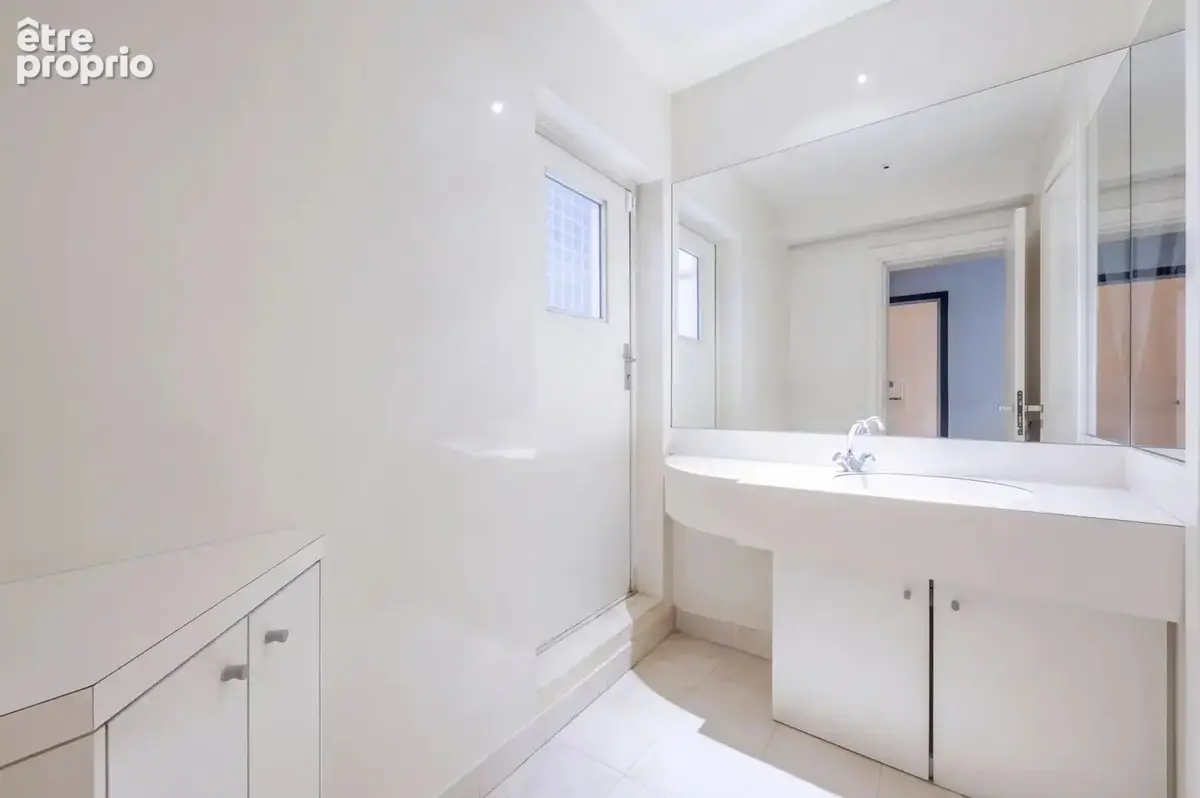Neuilly-sur-Seine – Maurice Barrès – Appartement de réception de 216 m2 avec balcons - photo 19