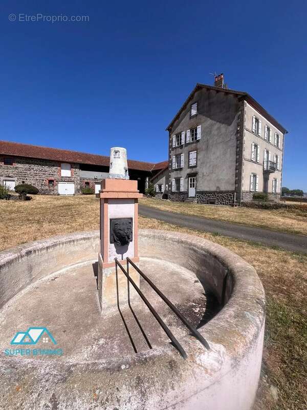 Maison de maitre avec dépendances et terrain - photo 17