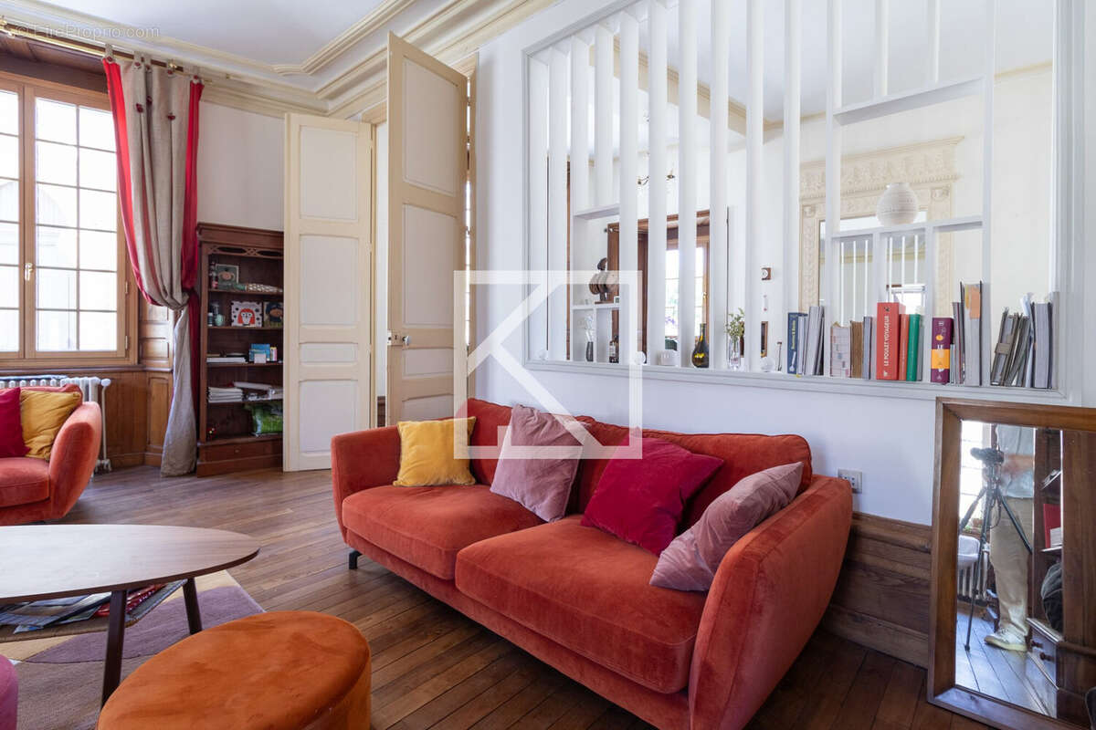 Maison 220 m² à Argenton-Chateau  - photo 3
