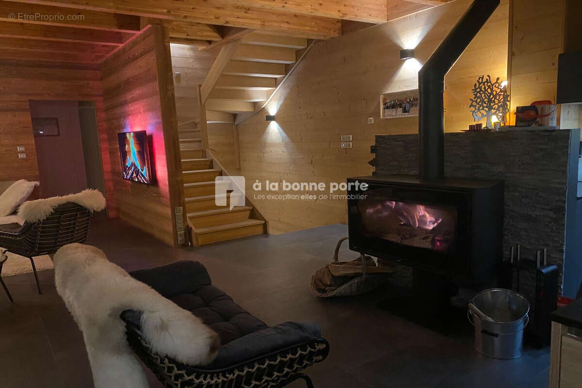 Maison à PRUNIERES