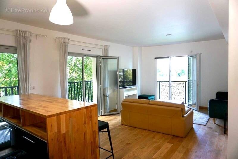 Appartement à NEUILLY-SUR-SEINE