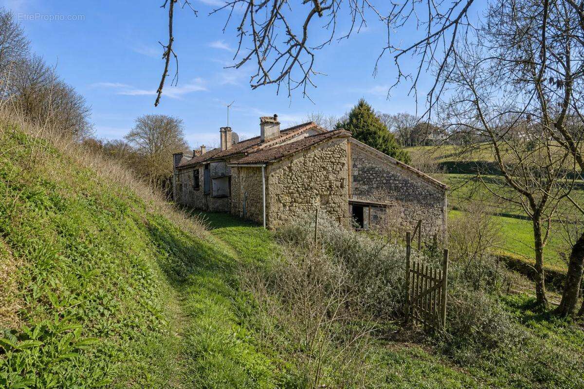 Maison à MONCRABEAU