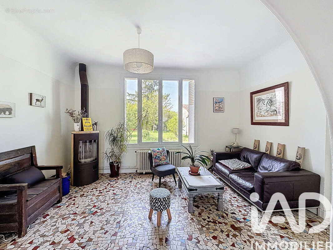 Photo 2 - Maison à BURES-SUR-YVETTE