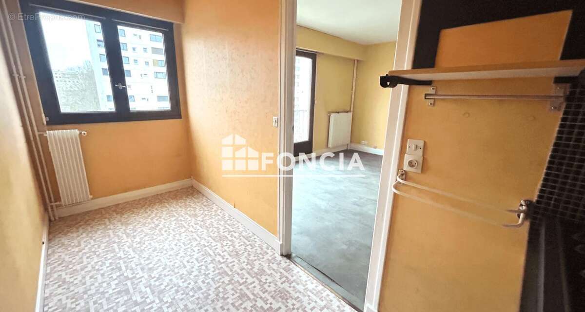 Appartement à FRESNES