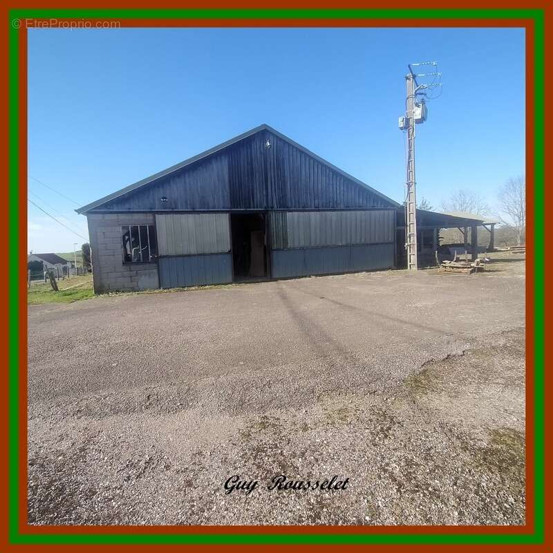 Maison à COURCELLES-LES-SEMUR