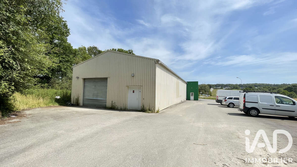 Commerce 323 m² à Saint-Jean-Brevelay  - photo 3