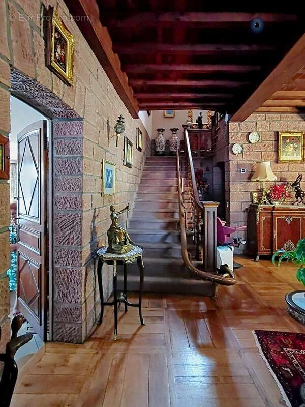 Maison 217 m² à Meyssac  - photo 9