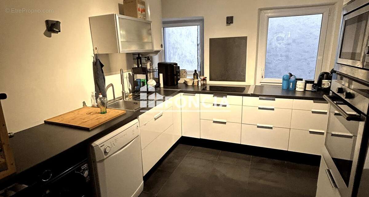 Appartement à MARSEILLE-1E