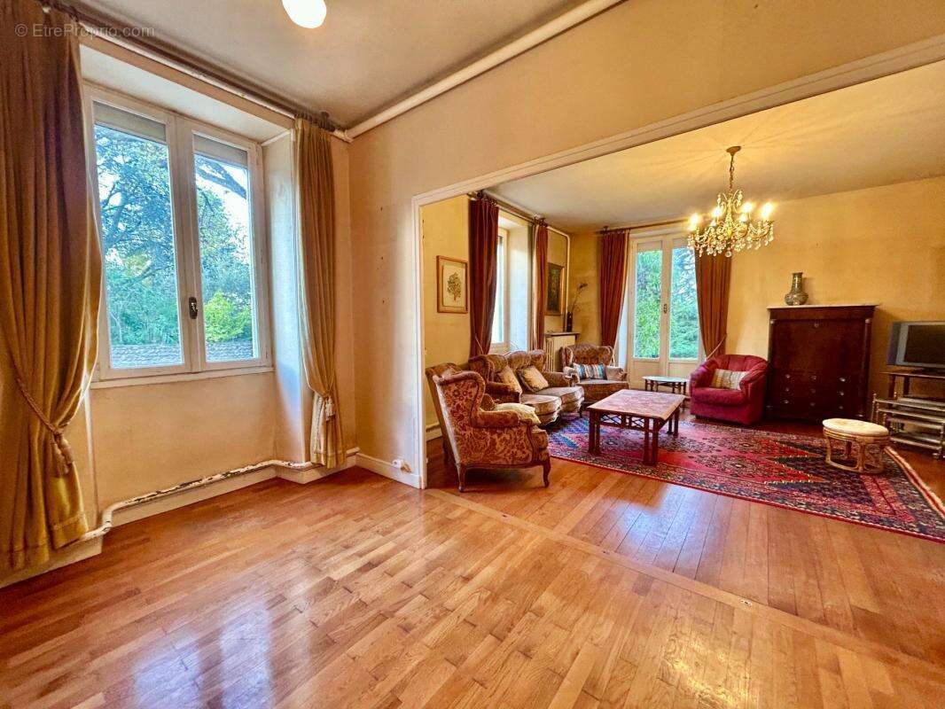Maison de Maître - avec fort potentiel ! - photo 5