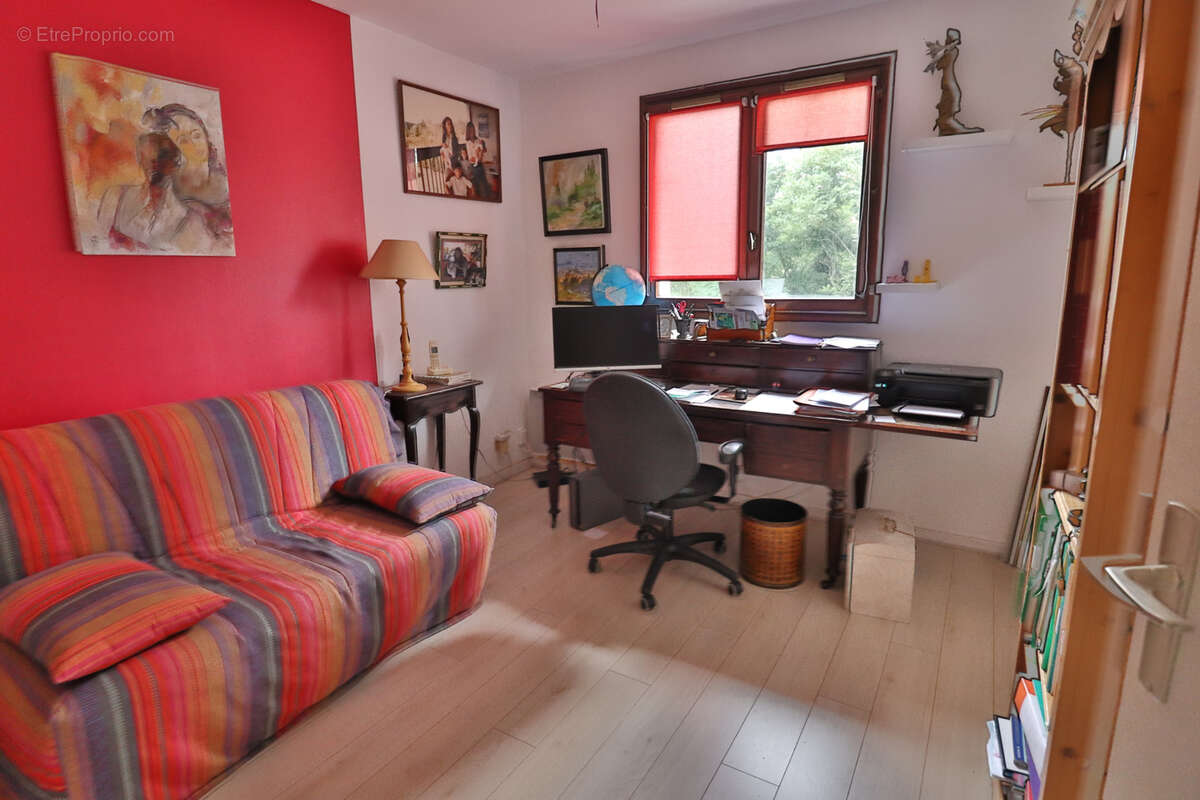 Maison à CHARBONNIERES-LES-BAINS