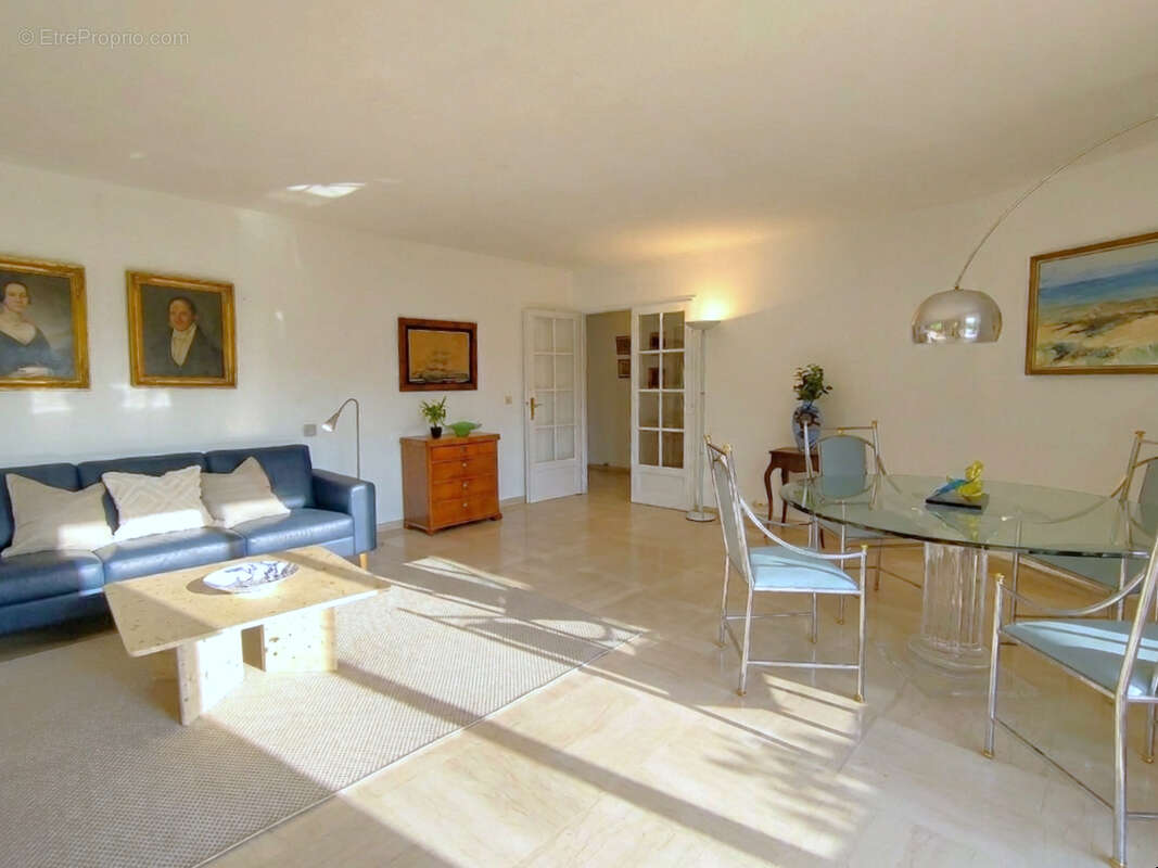 Cannes marina: rare ! superbe rez-de-jardin - garage + cave - photo 5
