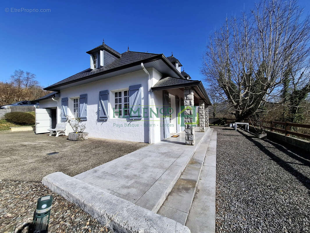 Maison à ALOS-SIBAS-ABENSE