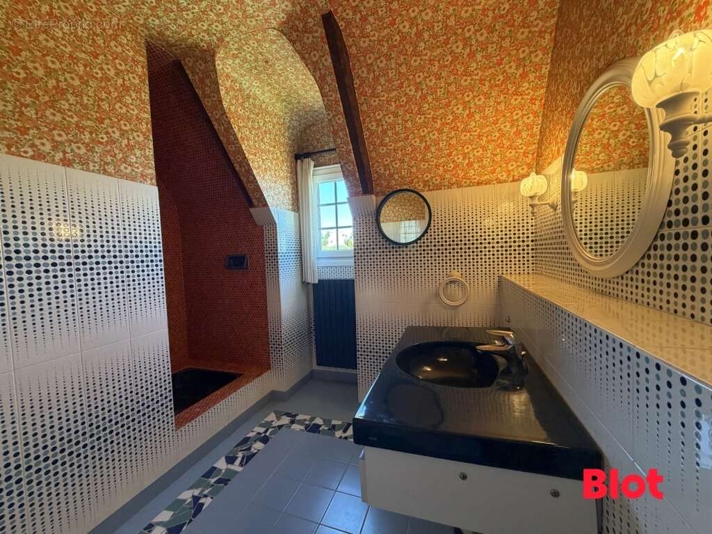 Maison 182 m² à Saint-Meloir-Des-Ondes  - photo 8