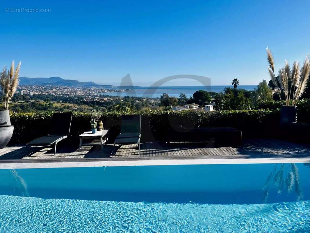 Maison à VILLENEUVE-LOUBET