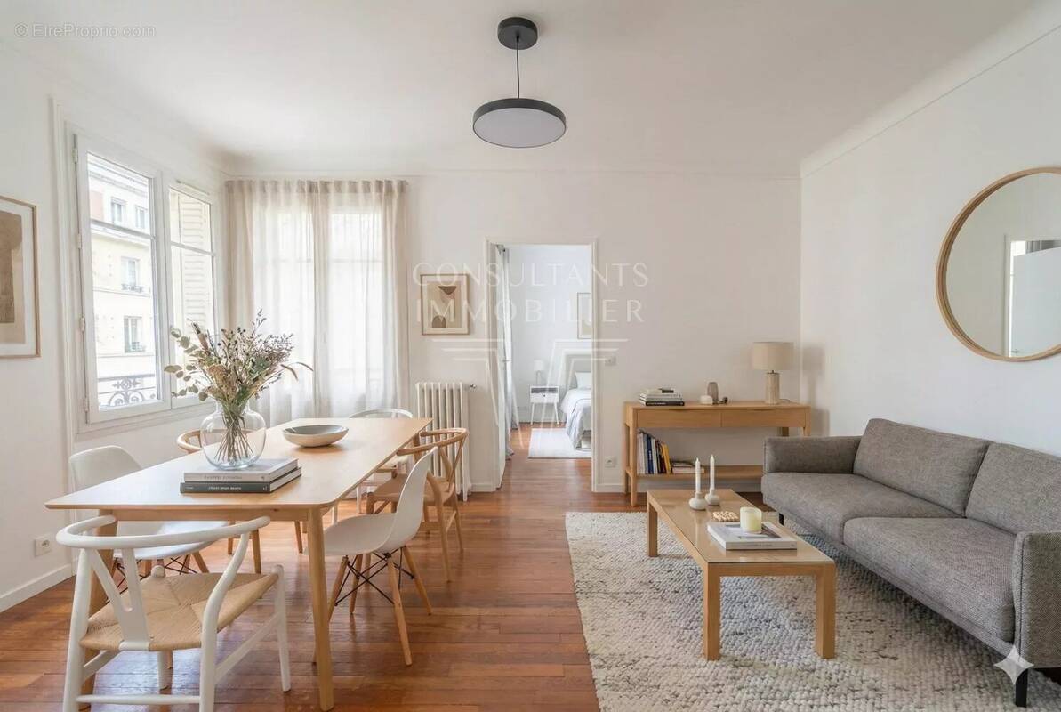 Appartement à PARIS-7E