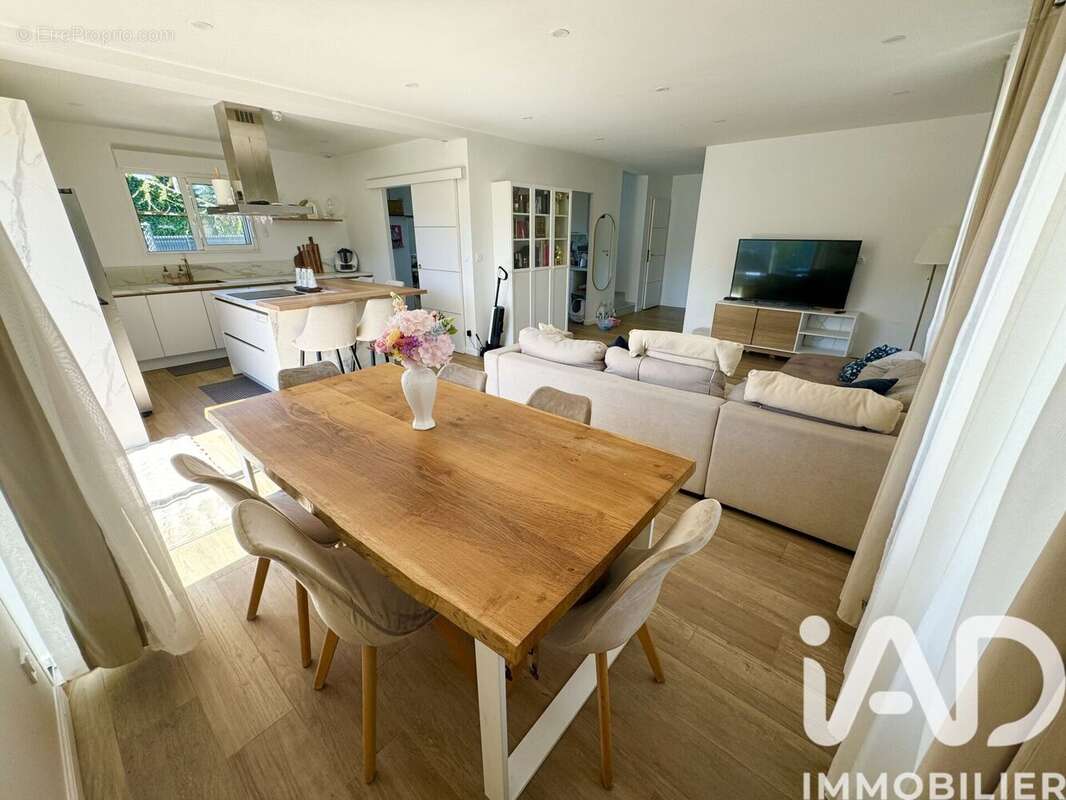 Photo 5 - Maison à SAINT-PRYVE-SAINT-MESMIN