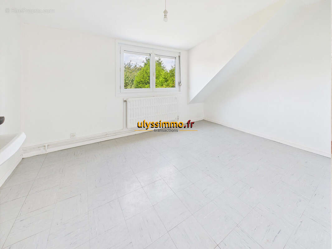 Maison à MEHARICOURT