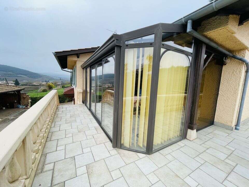 Maison,5 chambres, veranda, grand terrain, vue montagne, La - Maison à LA ROCHE-VINEUSE