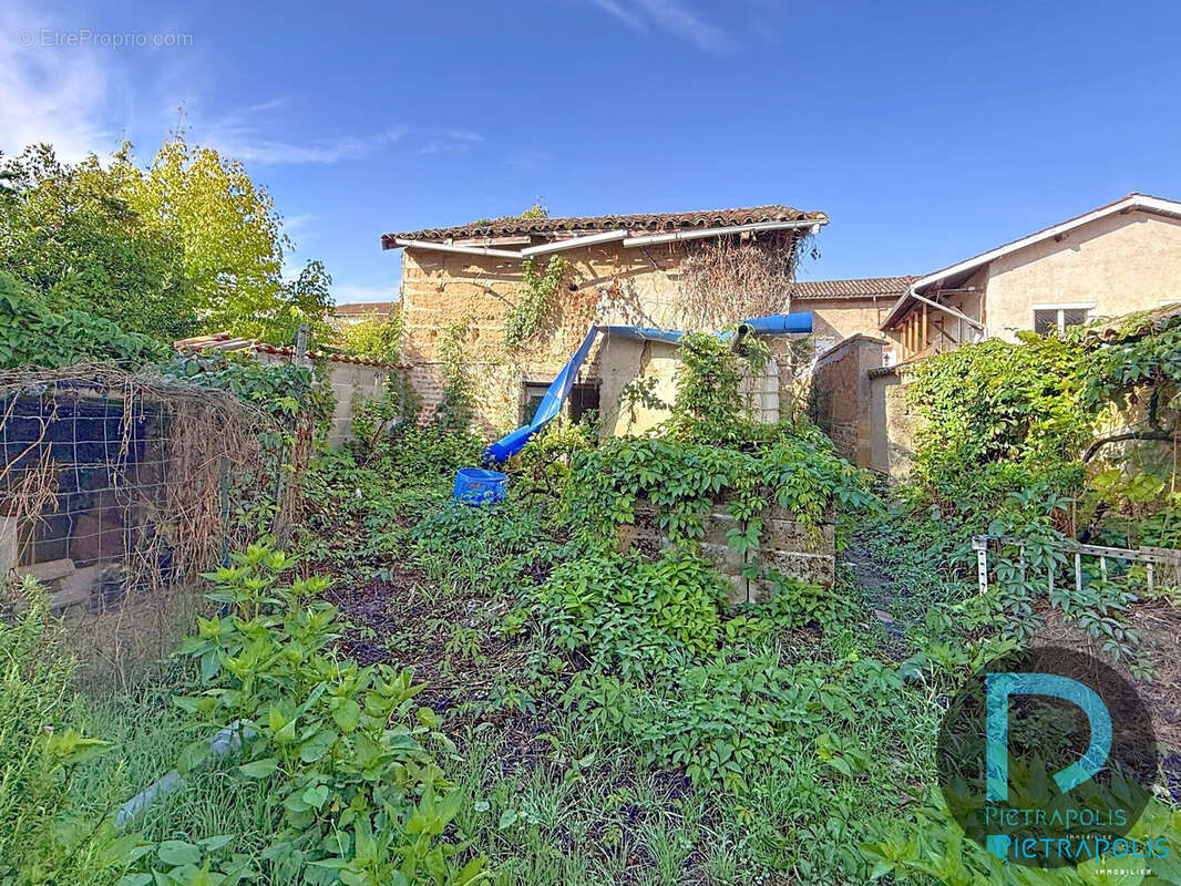 Maison à MONTMERLE-SUR-SAONE