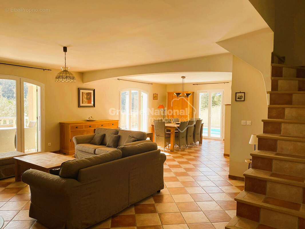 Maison à ALLEMAGNE-EN-PROVENCE