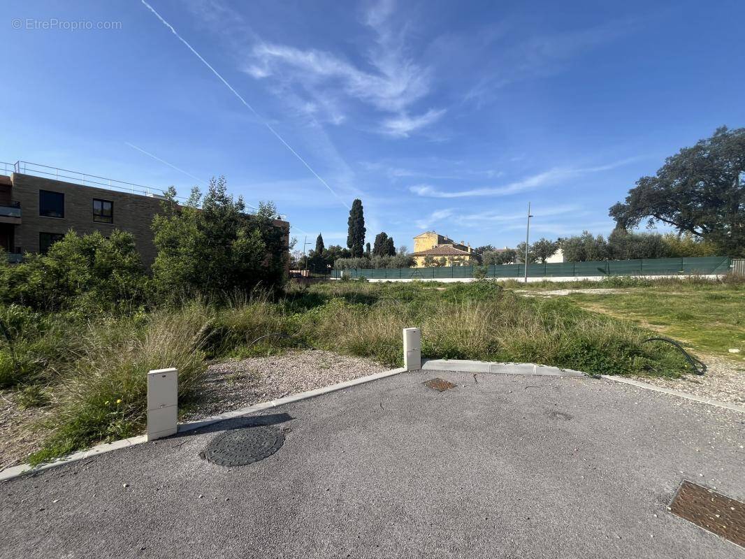 Terrain à BORMES-LES-MIMOSAS