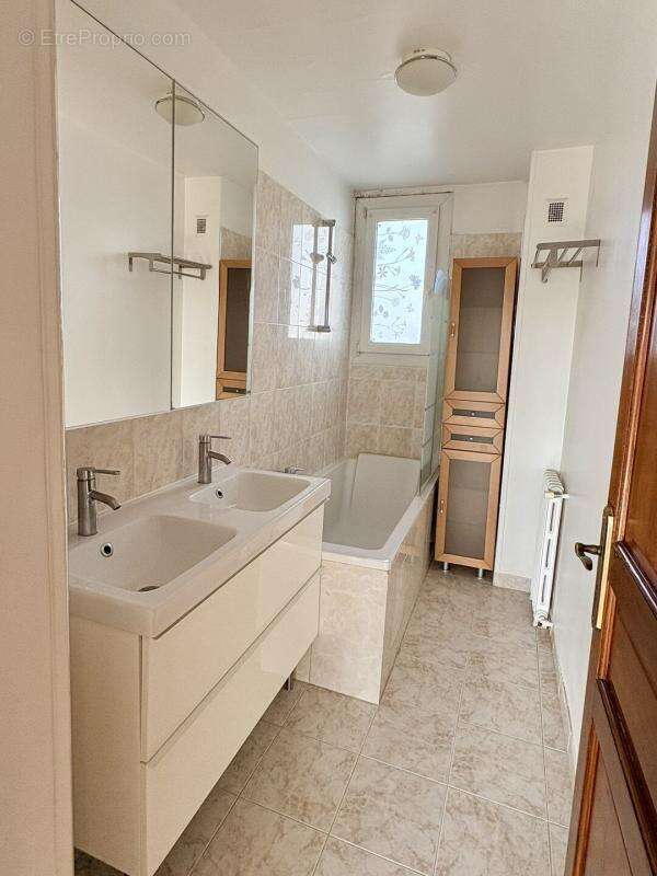 Appartement à RUEIL-MALMAISON