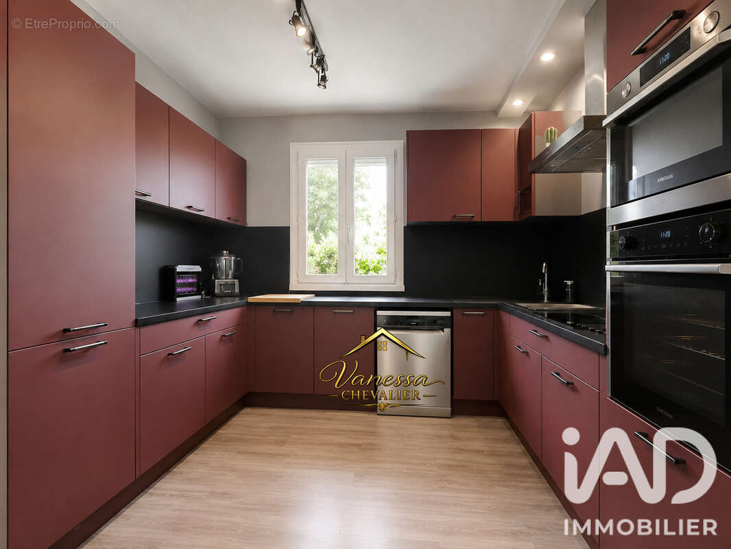 Maison 193 m² à Saint-Pantaleon-Les-Vignes  - photo 5