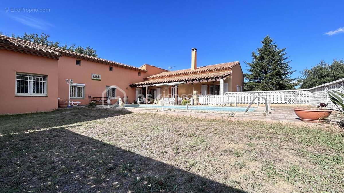 Maison à PEZILLA-LA-RIVIERE