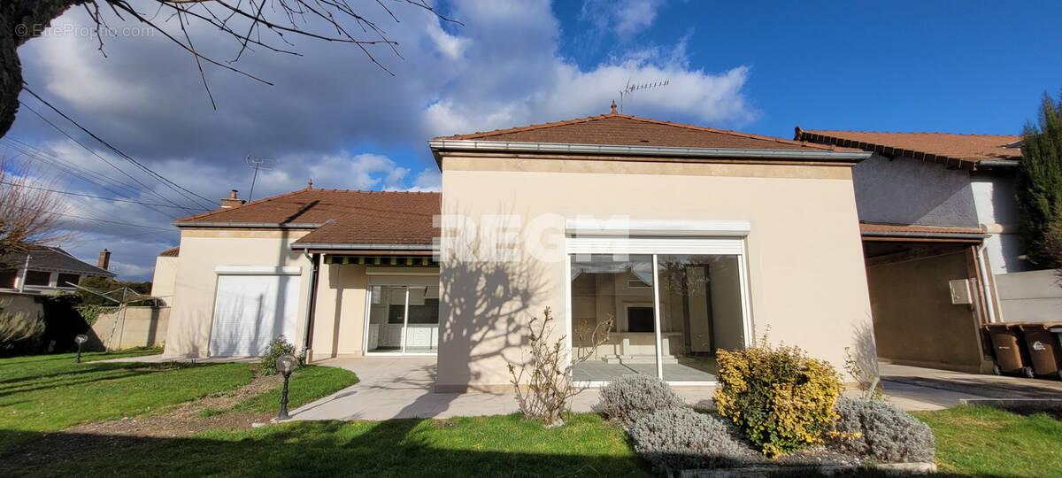 Maison à SAINT-ANDRE-LES-VERGERS