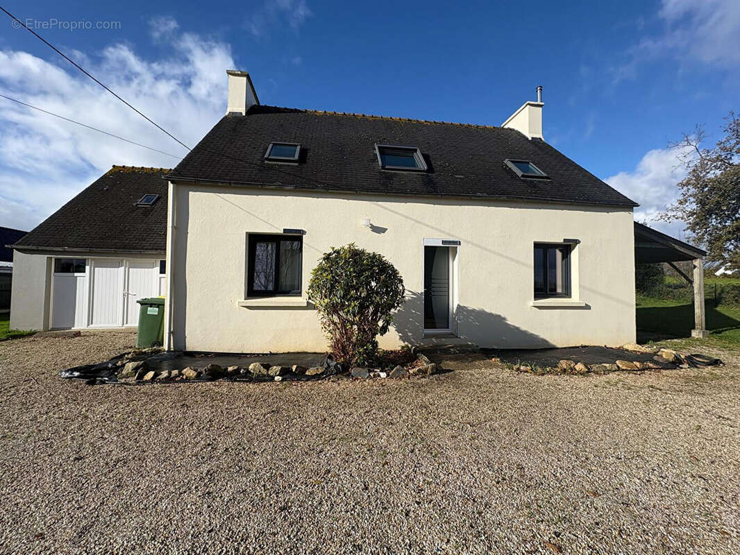 Maison à LAMPAUL-GUIMILIAU