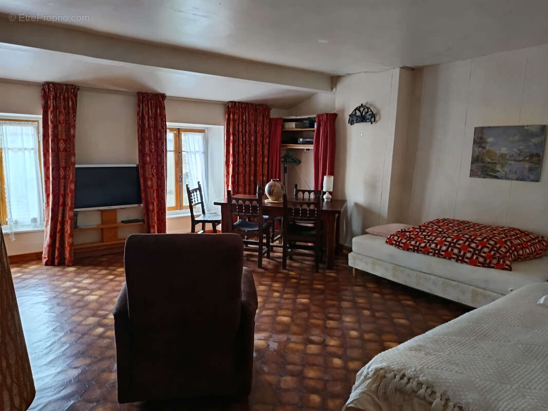 Maison à NEBIAS