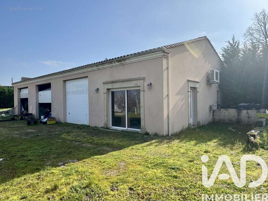 Maison 170 m² à Mosnac  - photo 6