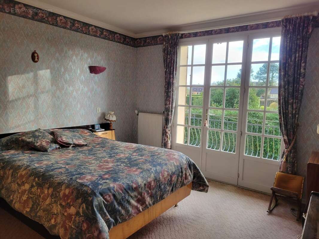 Maison à LE BREUIL-EN-BESSIN