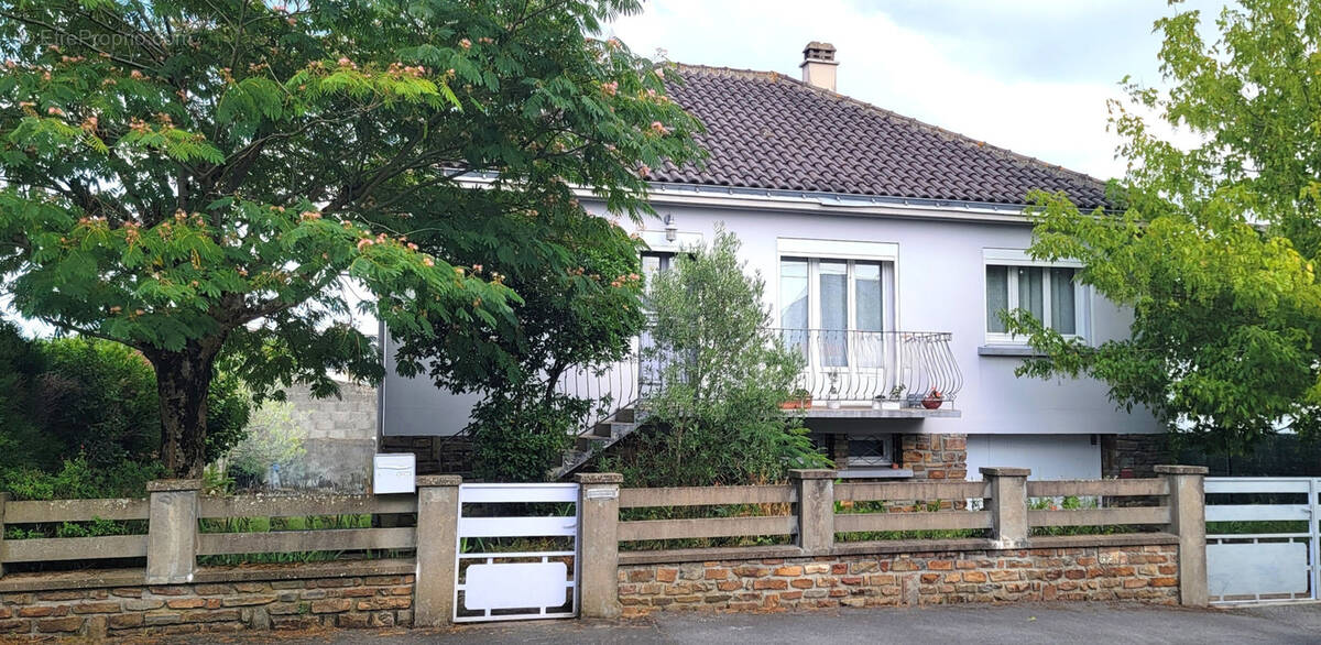 Maison à SAINTE-LUCE-SUR-LOIRE