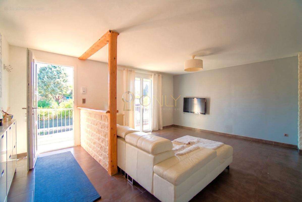 Maison à vendre de 110 m² sur FRANS - sous-sol complet - photo 16