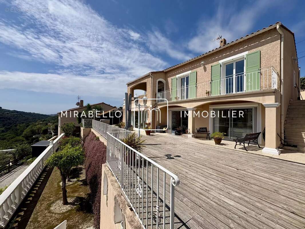 Maison 193 m² à Colomars  - photo 2