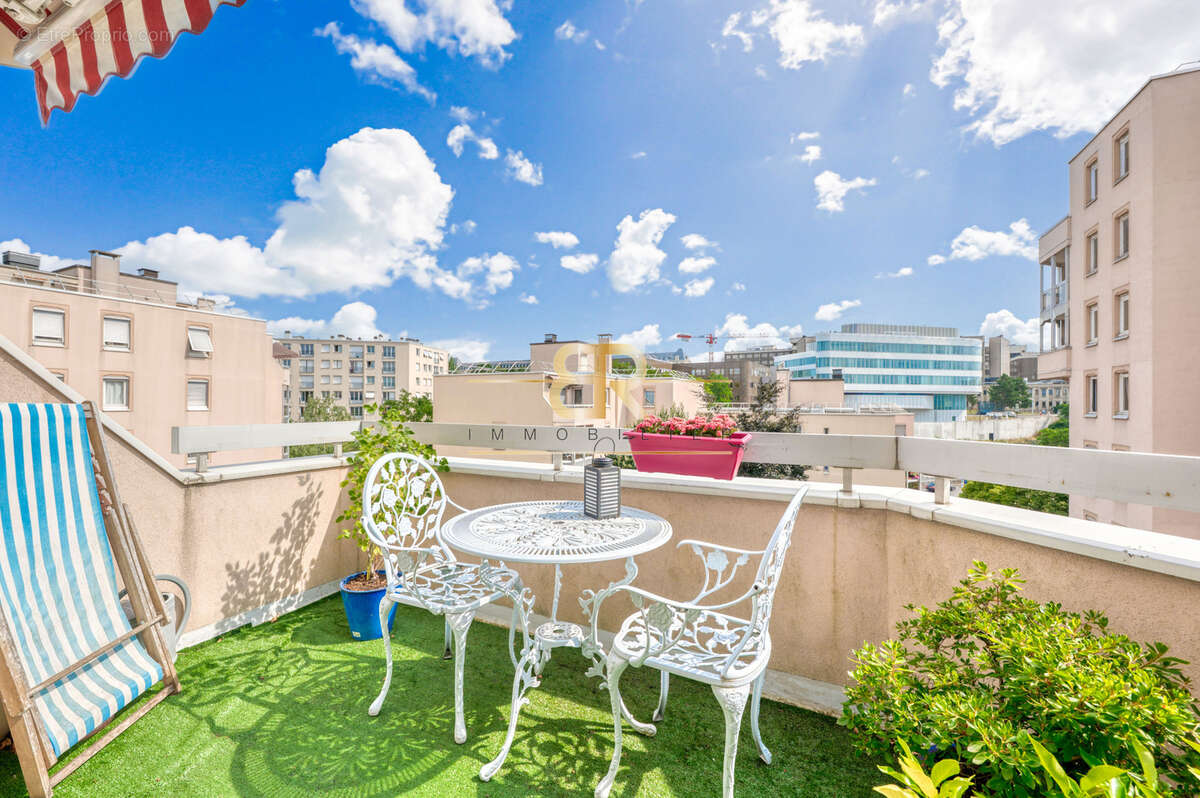 Dernier étage / traversant / terrasse / 4 chambres / box - photo 8
