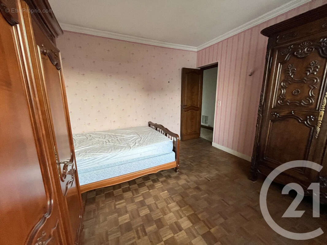 Maison à SAINT-MAUR-DES-FOSSES