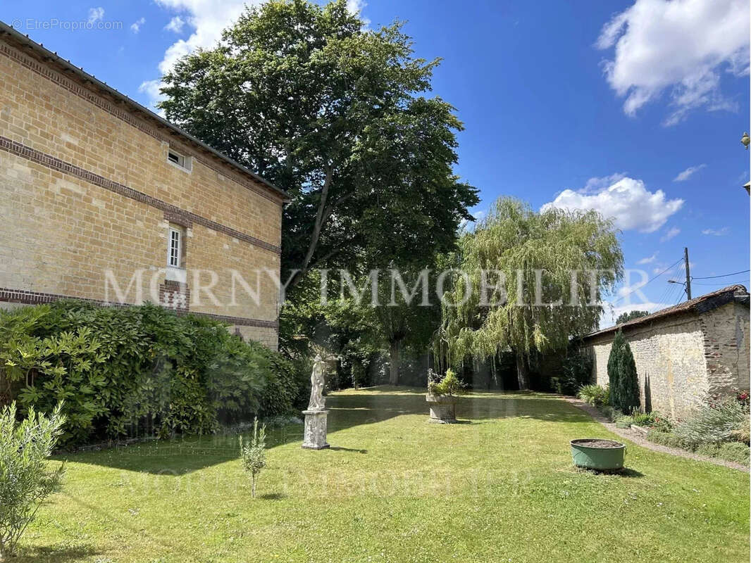 Maison à SAINT-PIERRE-SUR-DIVES