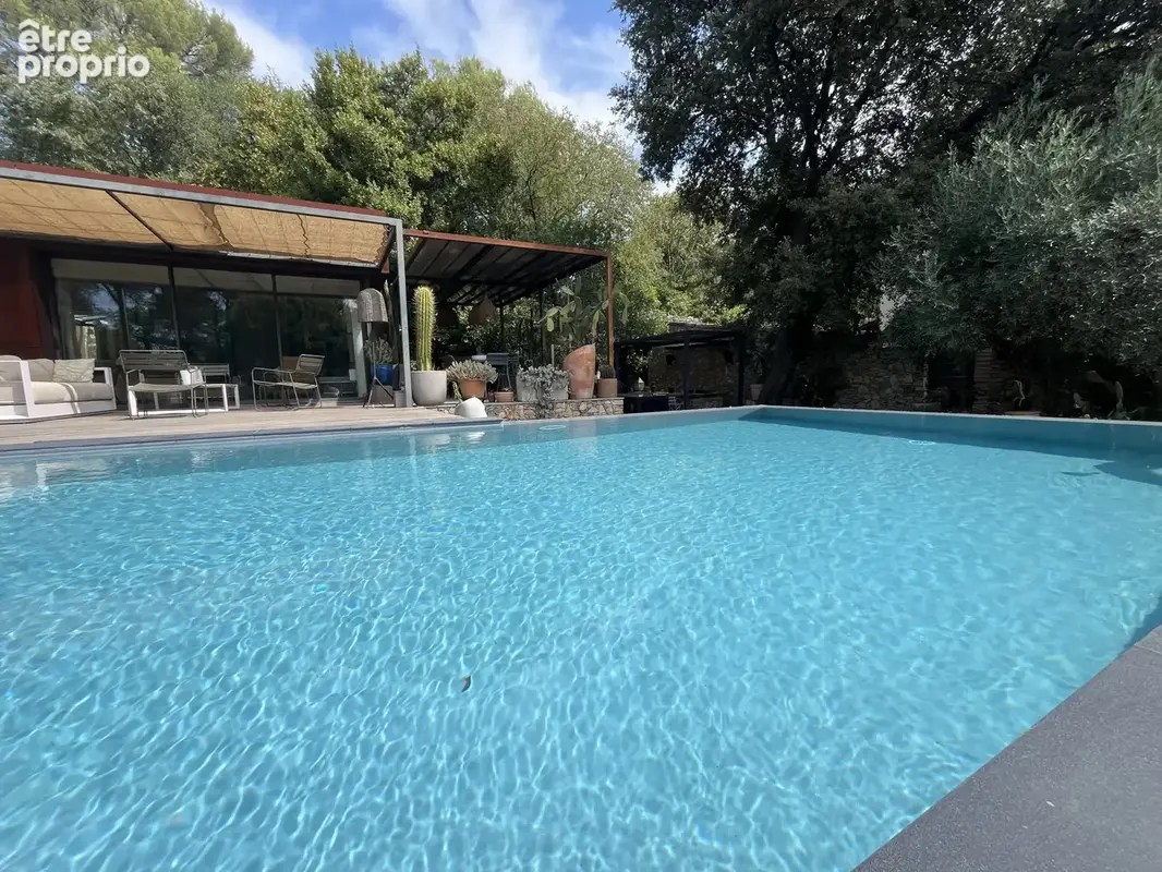 NIMES TOUR MAGNE Villa de 155 m2 avec piscine et studio de 35 m2 - photo 19