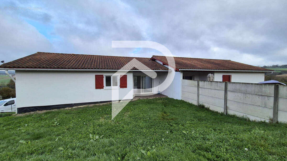 Maison à SAINT-PALAIS