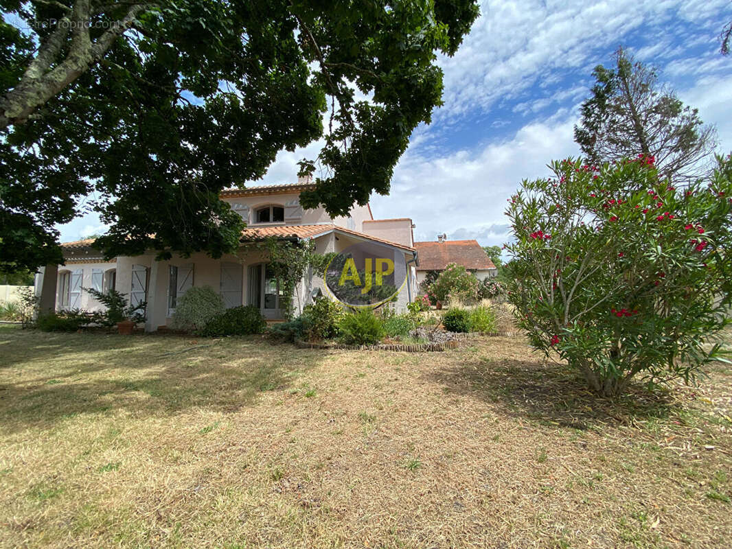 Maison à VENDAYS-MONTALIVET