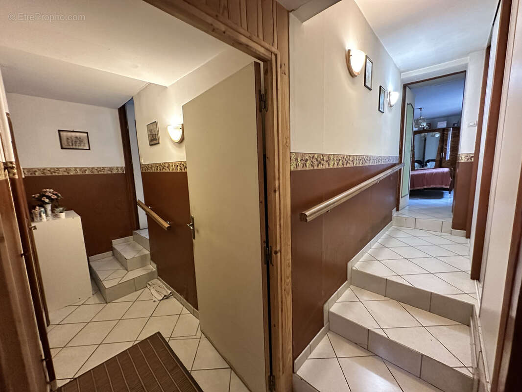 Maison à SAINT-ROMAIN-SUR-GIRONDE