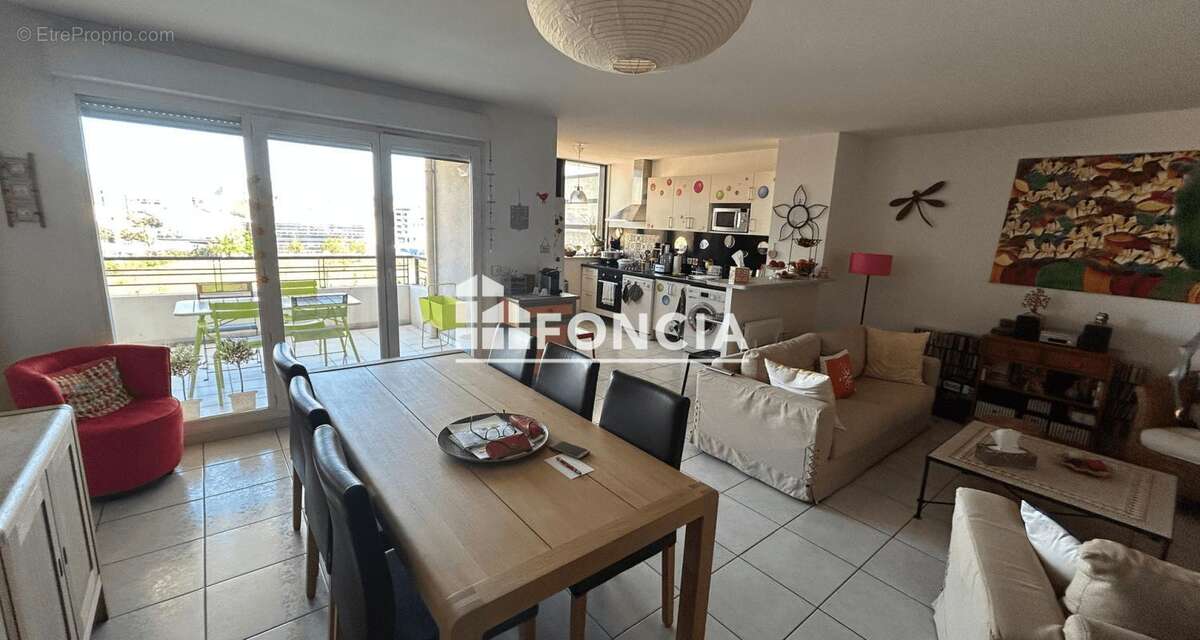Appartement à MARSEILLE-8E