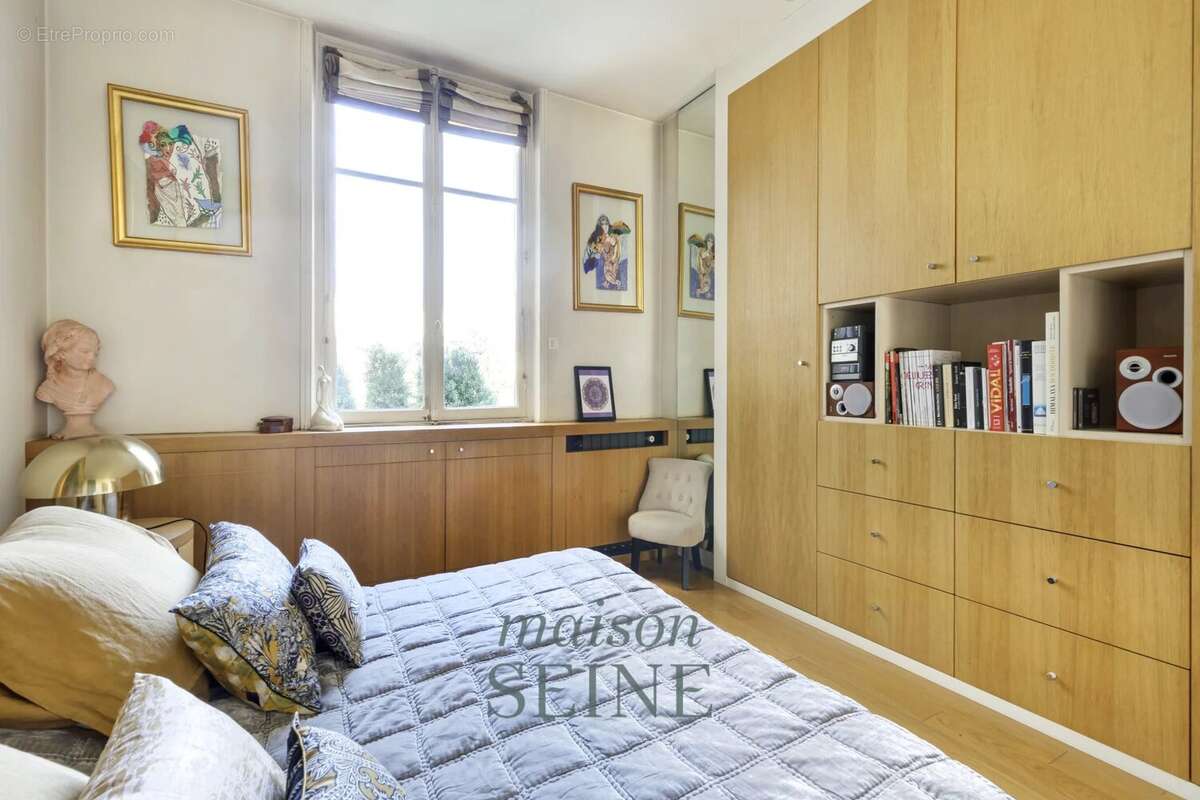 Appartement à NEUILLY-SUR-SEINE
